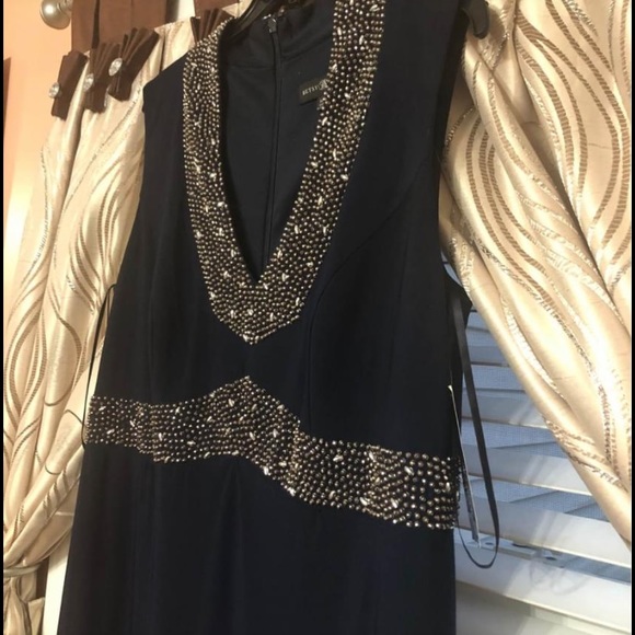 Evening dress - Picture 6 of 10